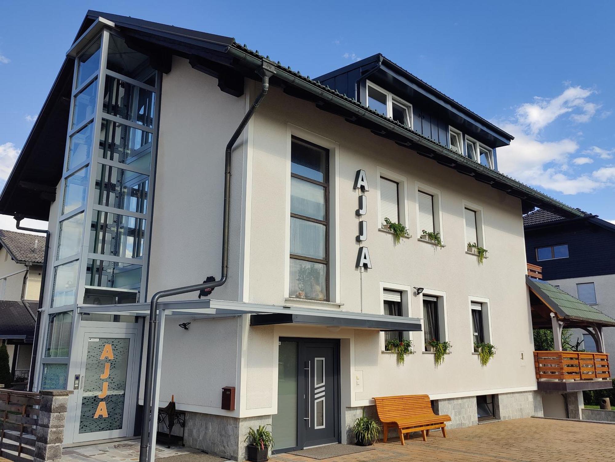 Apartma Ajja Sencur Ngoại thất bức ảnh